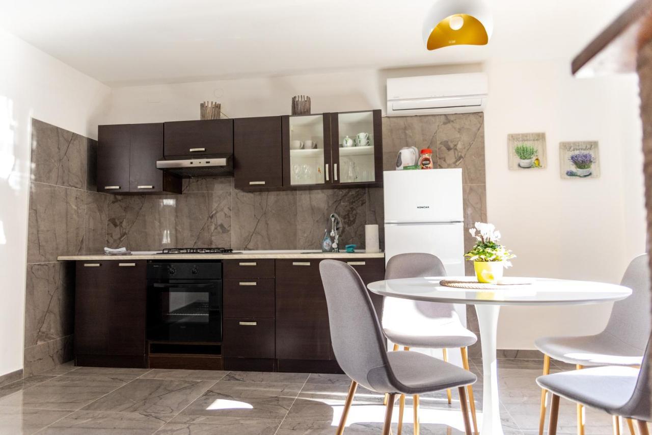 Studio Apartman Planb, Self Check In Осиек Экстерьер фото