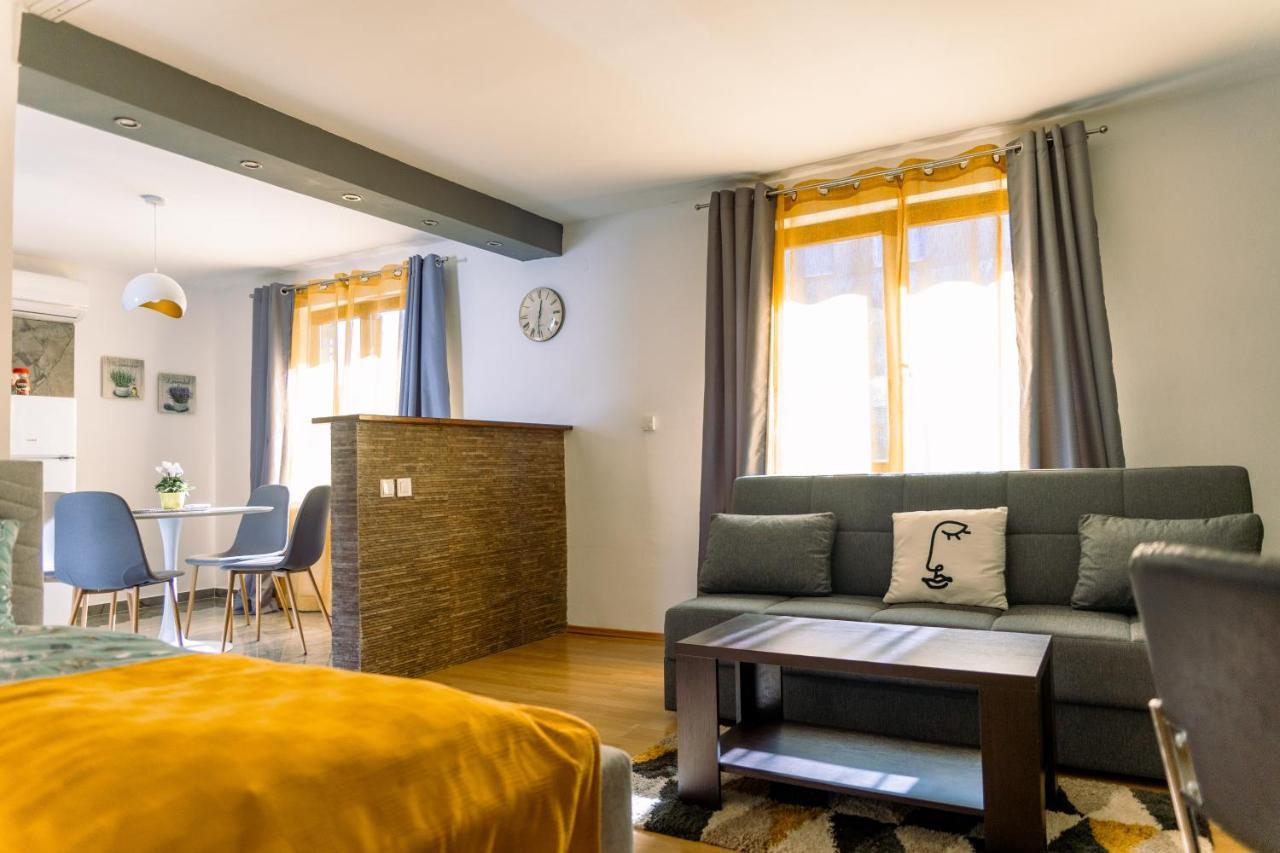 Studio Apartman Planb, Self Check In Осиек Экстерьер фото